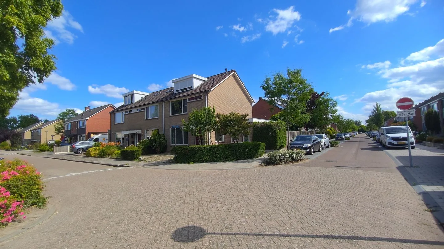 Trompstraat 2 in Borne