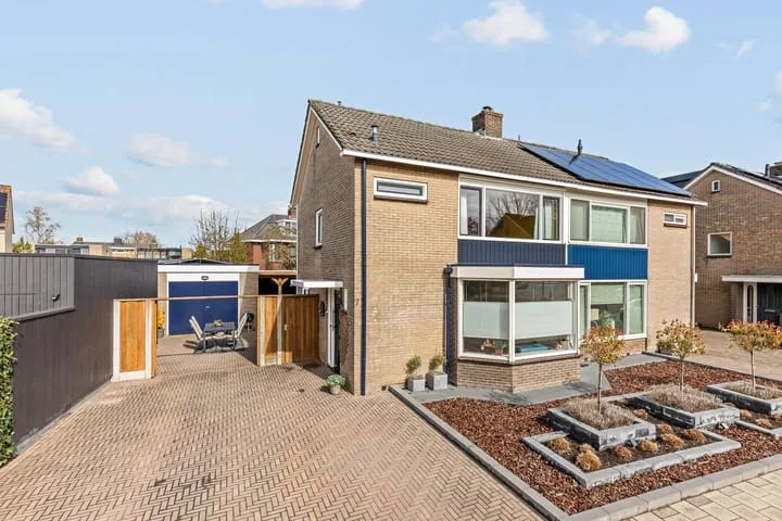 Trompstraat 7 in Borne
