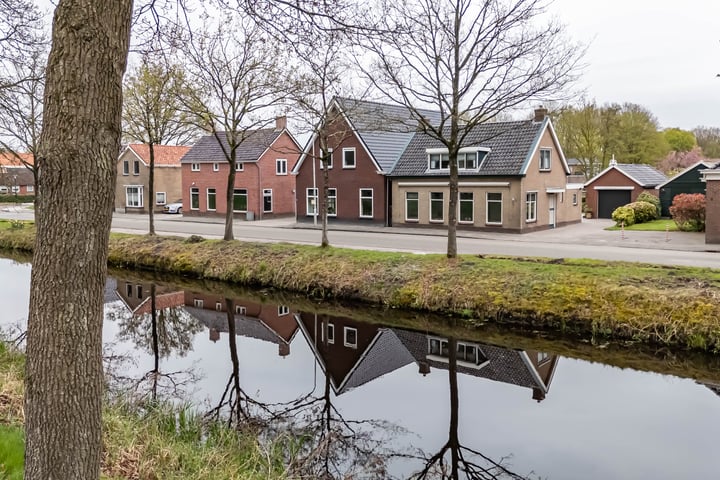 Tsjerkewâl 5 in Bakkeveen Foto