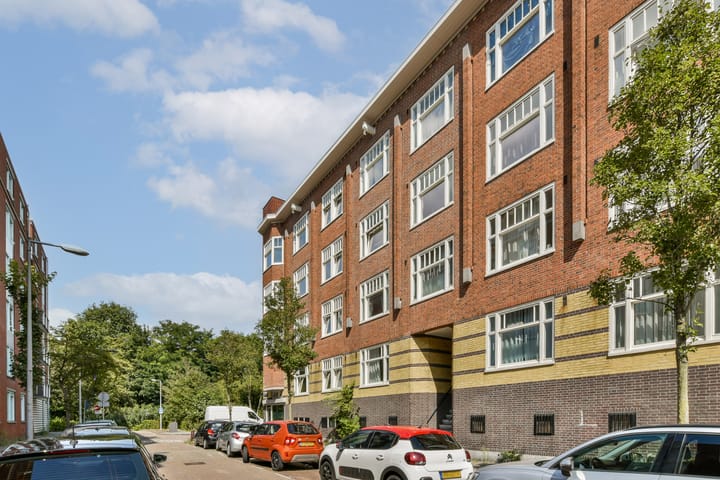 Tugelaweg 76A-2 in Amsterdam photo