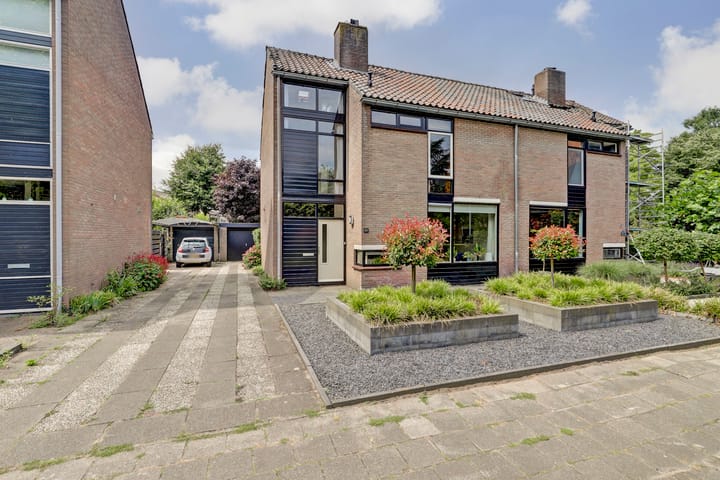 Tuinfluiterstraat 93 in Ermelo foto