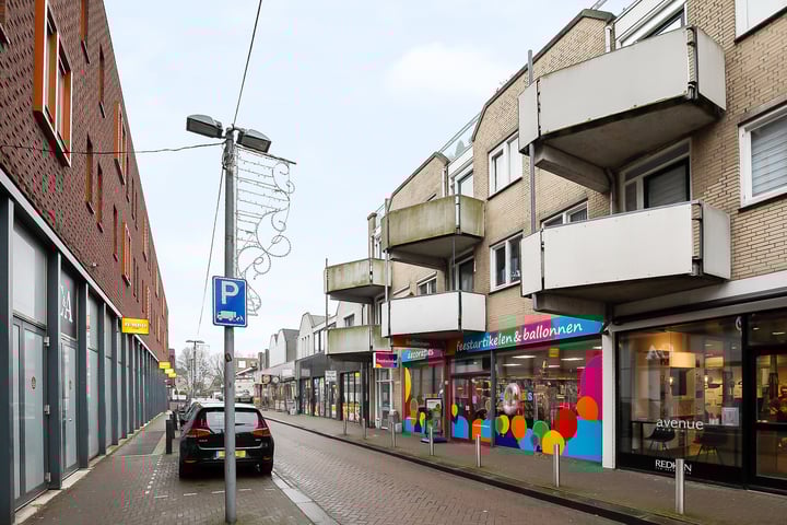 Tuinweg 16 in Hoofddorp photo