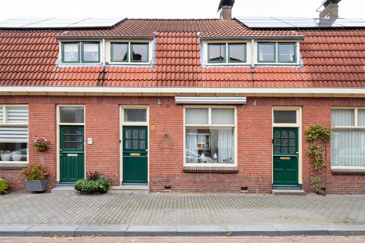 Tulpstraat 19 in Enschede Foto