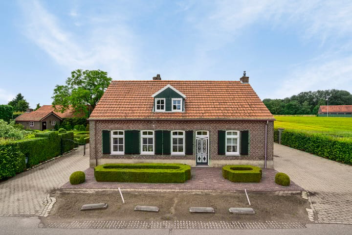 Tungeler Dorpsstraat 8 in Weert foto