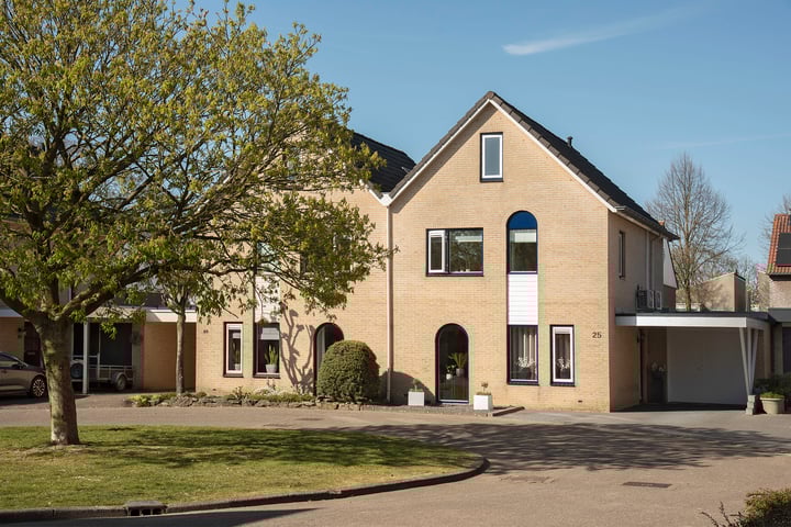 Tunisstraat 25 dans Hengelo photo