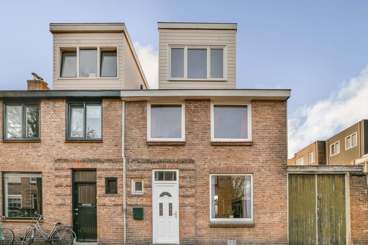 Tweede Hogerwoerddwarsstraat 17 in Haarlem