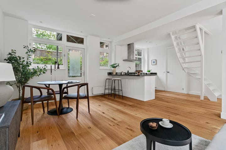 Tweede Leeghwaterstraat 1 in Amsterdam foto