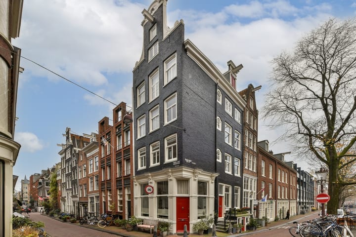 Tweede Leliedwarsstraat 2-H in Amsterdam photo