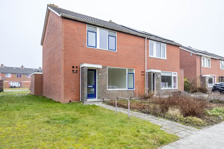 Ubbegalaan 13 in Roodeschool Foto