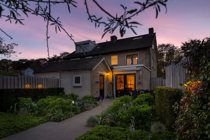 Ugchelseweg 99 in Apeldoorn photo