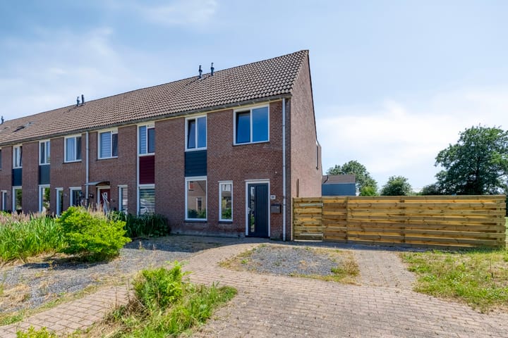 Uilenhoek 37 in Delfzijl