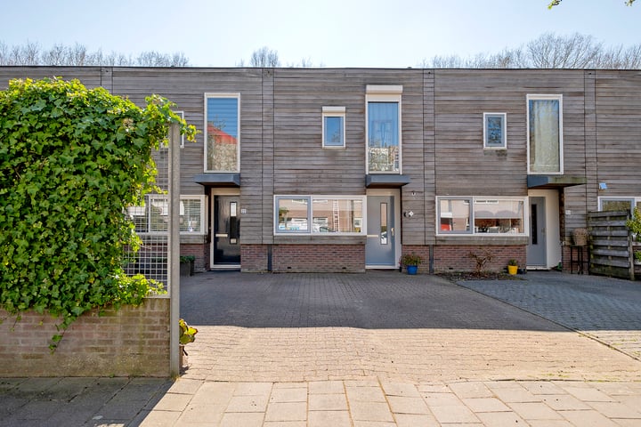 Uilenveld 21 in Emmen Foto