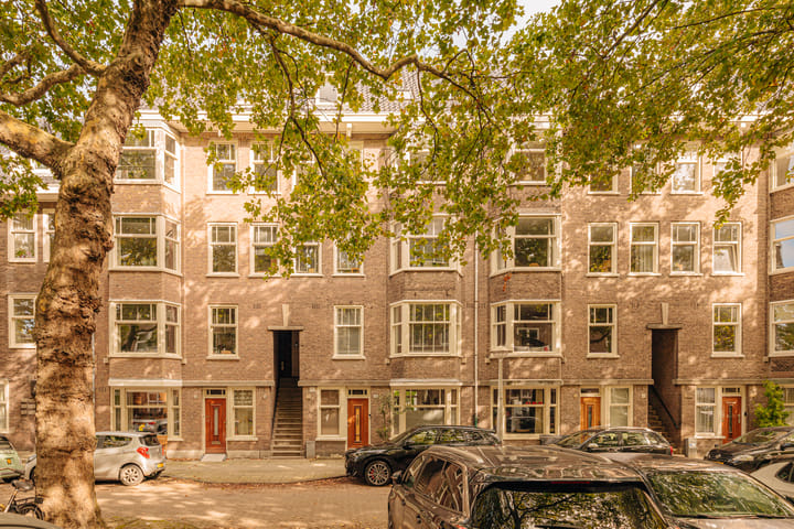 Uiterwaardenstraat 338-1 in Amsterdam photo