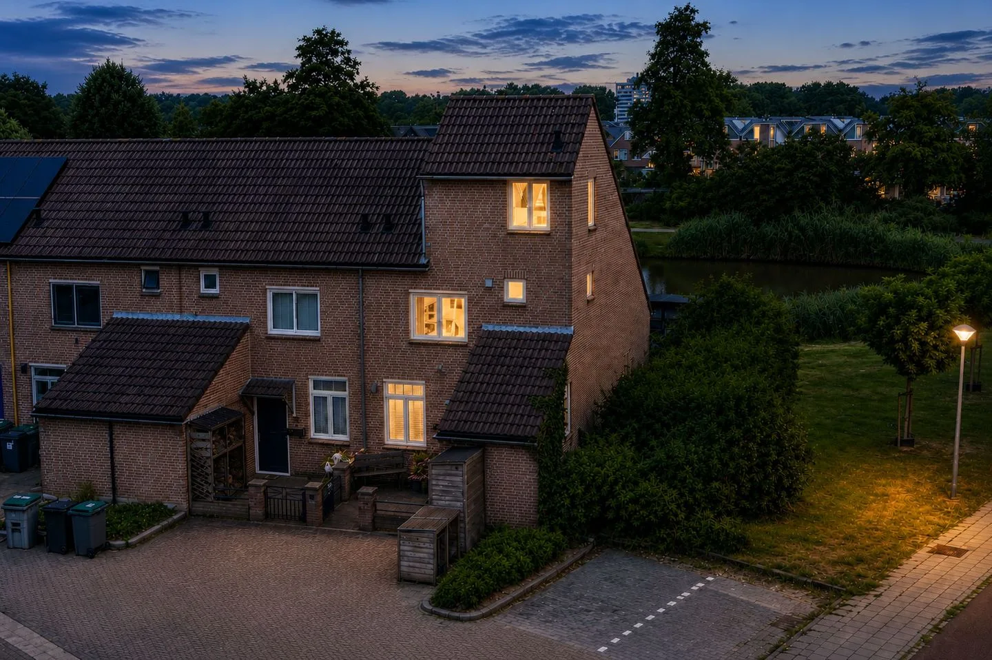 Uivernest 45 Huissen