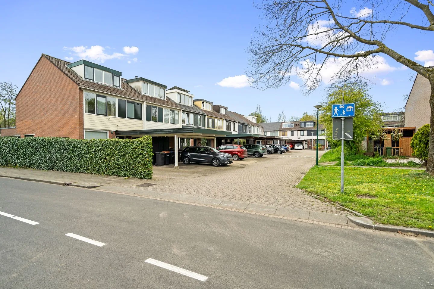 Uranus 22 IJsselstein thumbnail 5