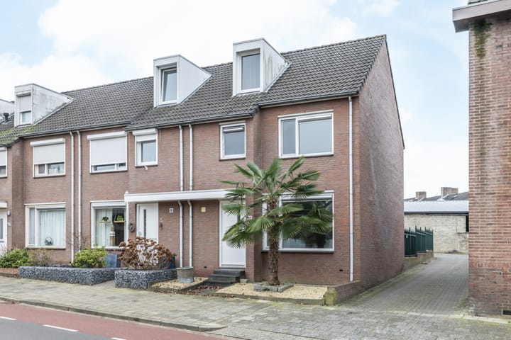 Photo of property Uterweg 118, Heerlen