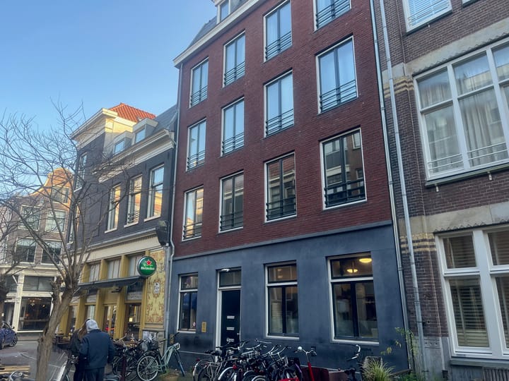 Utrechtsedwarsstraat 74 in Amsterdam Foto