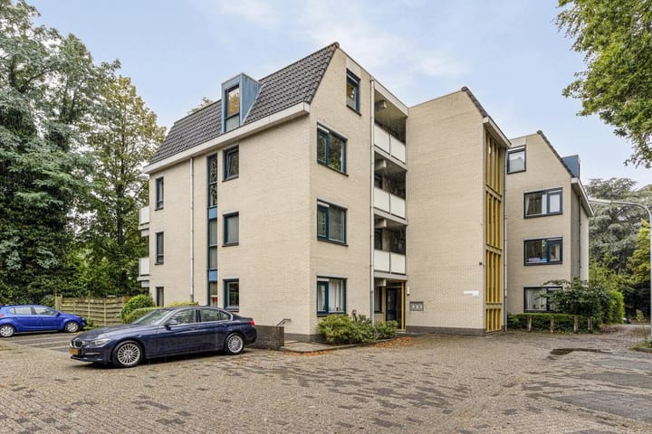 Utrechtseweg 13-15 in Hilversum Foto