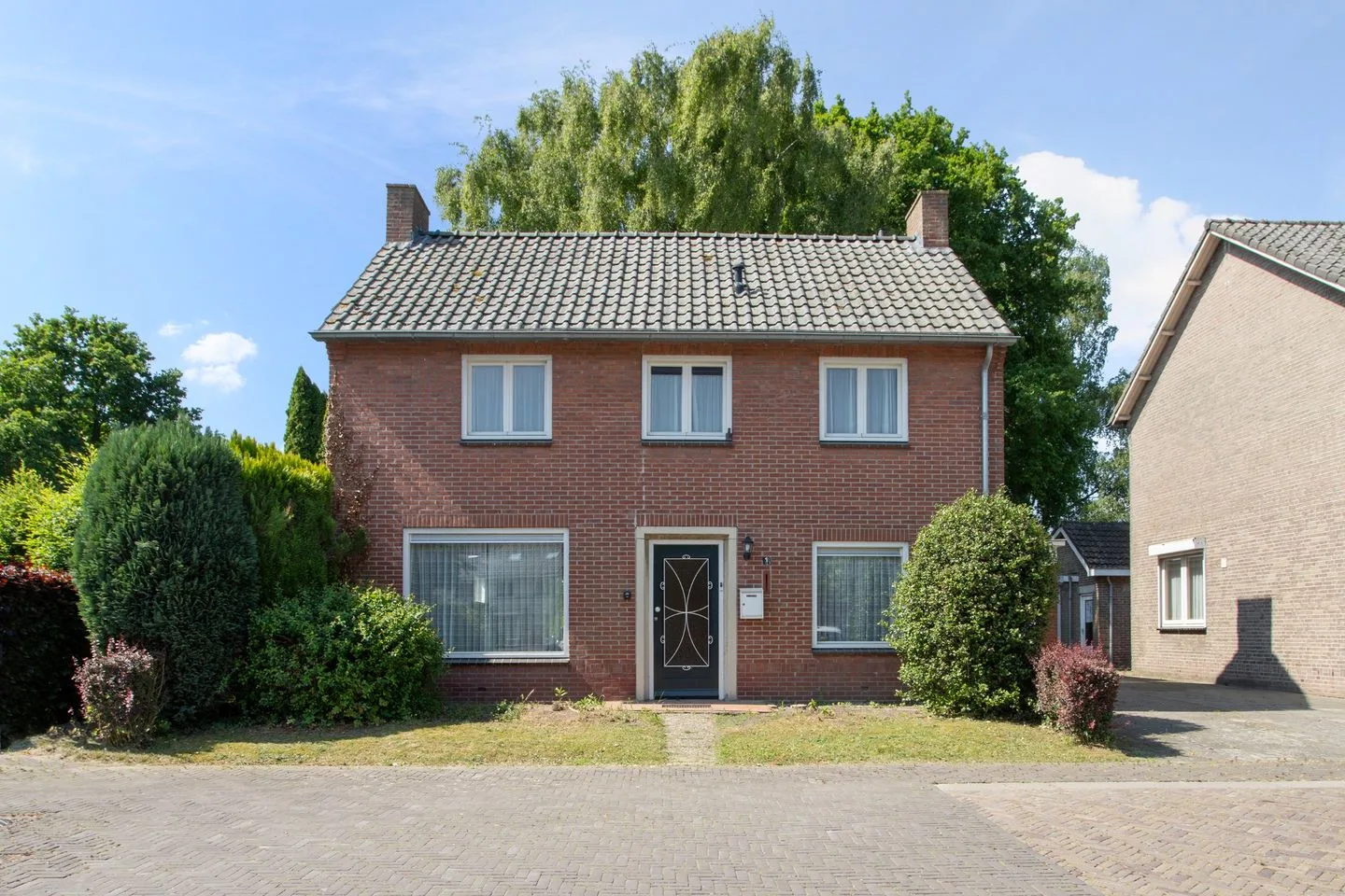 Valensplein 1 in Hoogeloon