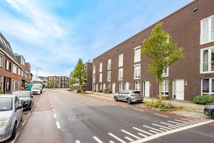 Valkenierslaan 170 in Breda