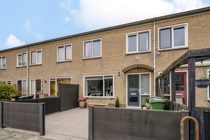 Van Barenstraat 5 in Nieuw-Vennep photo