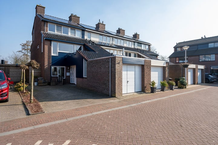 van Beethovenlaan 18 dans Hazerswoude-Rijndijk photo