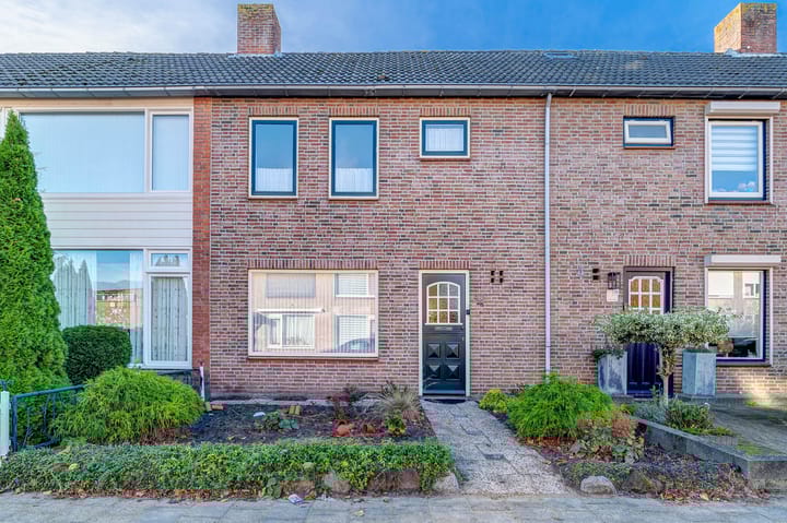 Photo de la maison Van Bredastraat 40, Steenbergen