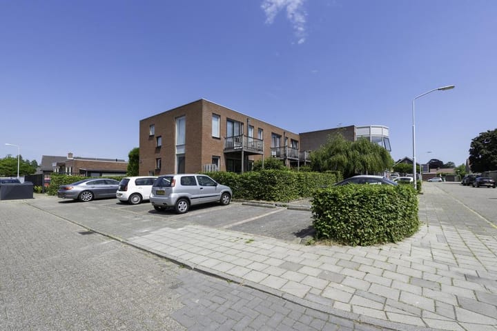 Photo of property Van Brienenstraat 7-10, Bennekom
