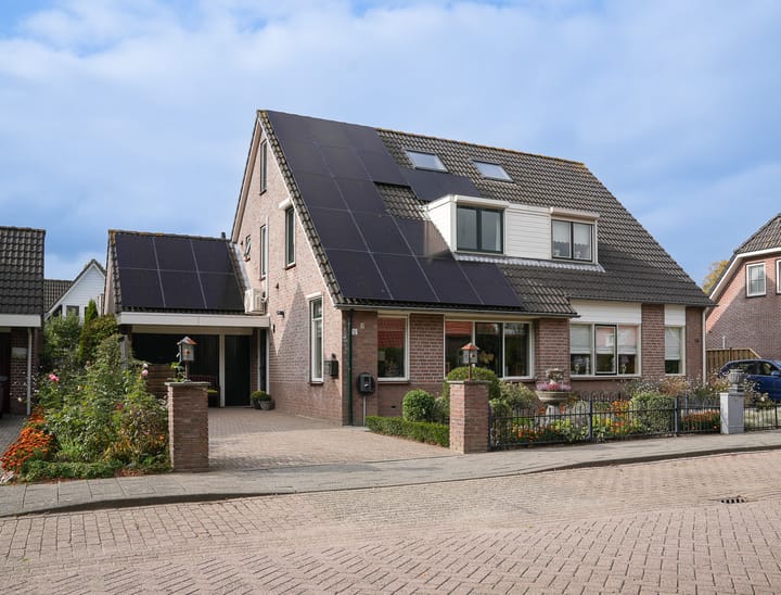 Van Buurenstraat 12 in Meeuwen Foto