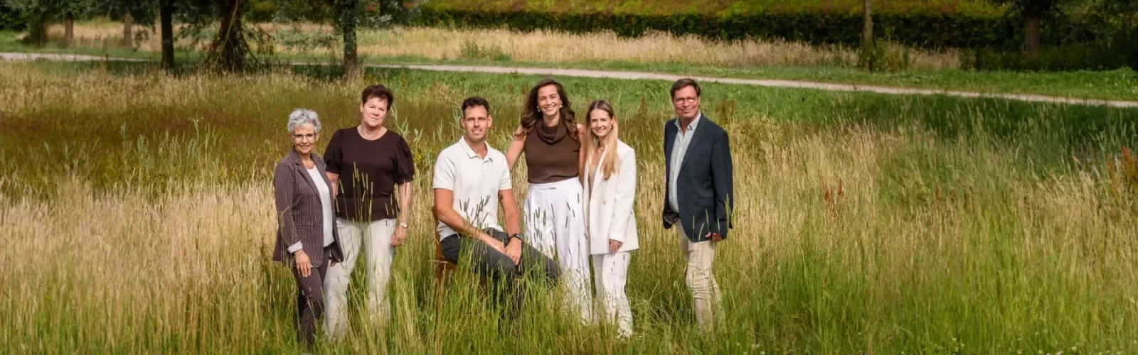 Team foto van Van de Loosdrecht Makelaars