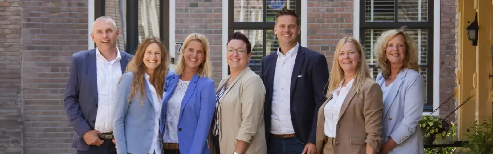 Team photo of Van de Ridder Makelaars