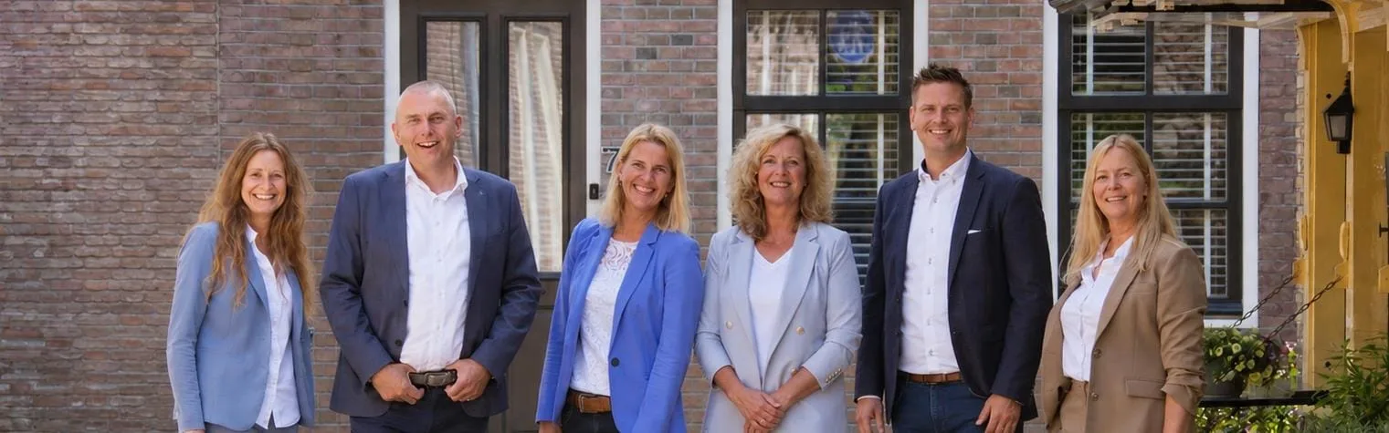 Team foto van Van de Ridder Makelaars