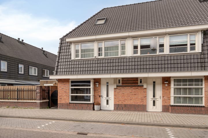 van den Dungenstraat 1 in Helmond Foto