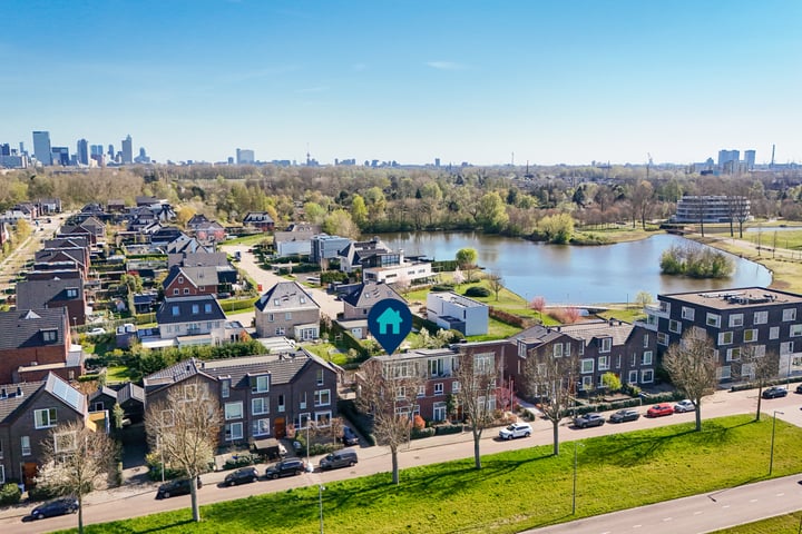 Van der Duijn van Maasdamweg 562 in Rotterdam Foto