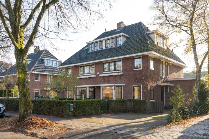 van der Helstlaan 14 in Naarden foto