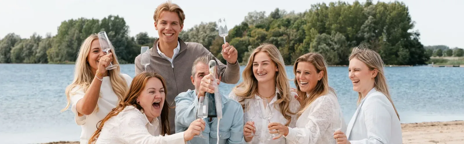 Team foto van Van der Panne woning- & bedrijfsmakelaardij