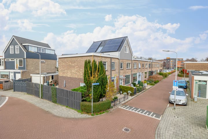 van der Voortstraat 1 in Berkel en Rodenrijs Foto