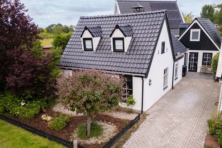 van Ewijcksvaart 11 en Anna Paulowna foto