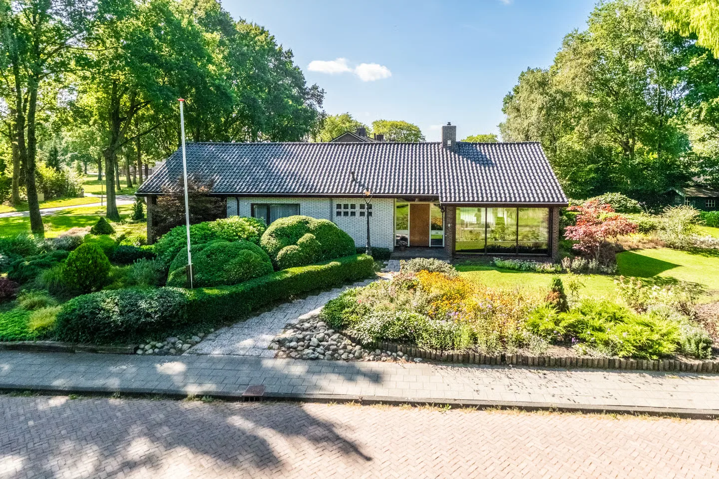 van Ewsumlaan 2 in Roden