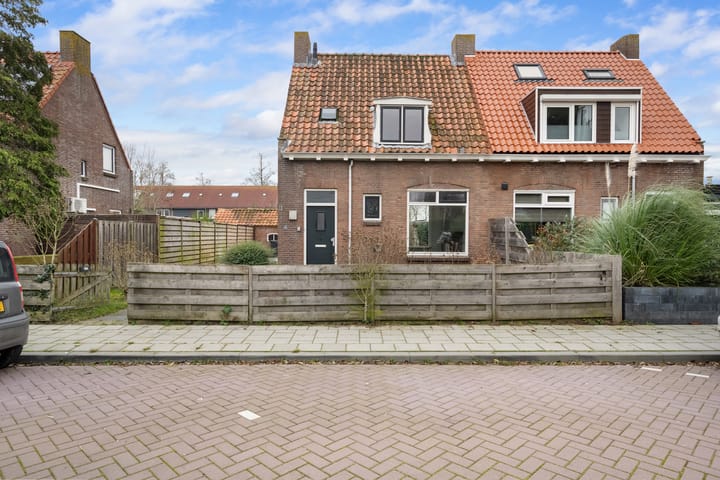 Photo of property van Galenstraat 4, Heinenoord