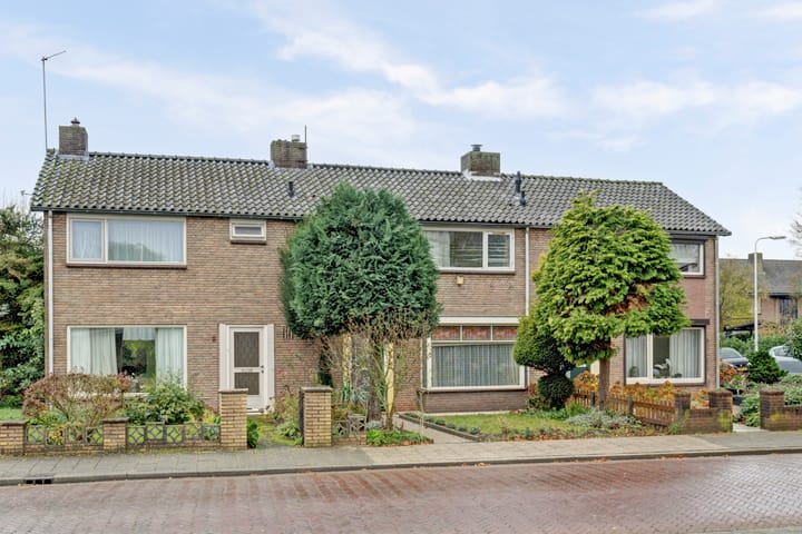 Photo of property Van Hogendorpstraat 11, Elst