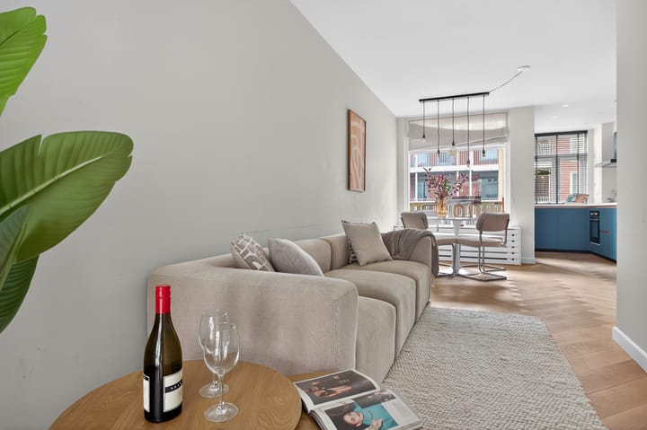 Van Hogendorpstraat 131-2 in Amsterdam photo