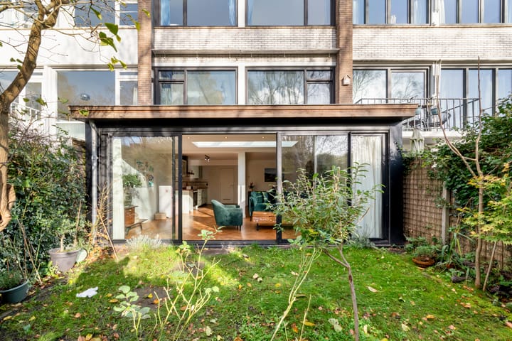 Van Hogendorpstraat 39 in Haarlem photo