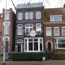 Logo Van Huis tot Huis Makelaars