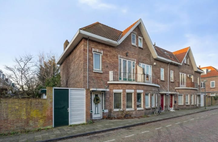 Van Ledenberchstraat 8 in Leiden photo