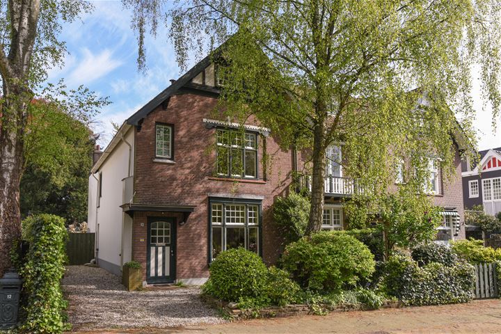 Van Lenneplaan 10 in Hilversum foto