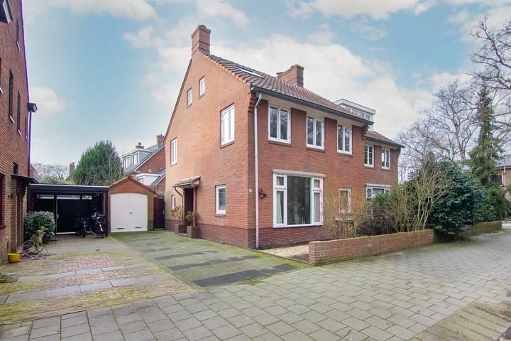 Van Lenneplaan 26 in Driehuis NH