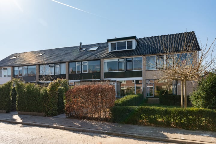 van Lennepstraat 12 in Putten Foto