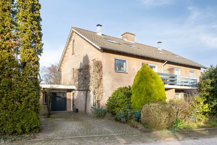 Photo of property Van Lidth de Jeudelaan 17, Wageningen