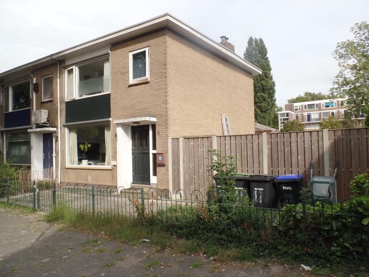 Van Limburg Stirumplantsoen 11 in Dordrecht